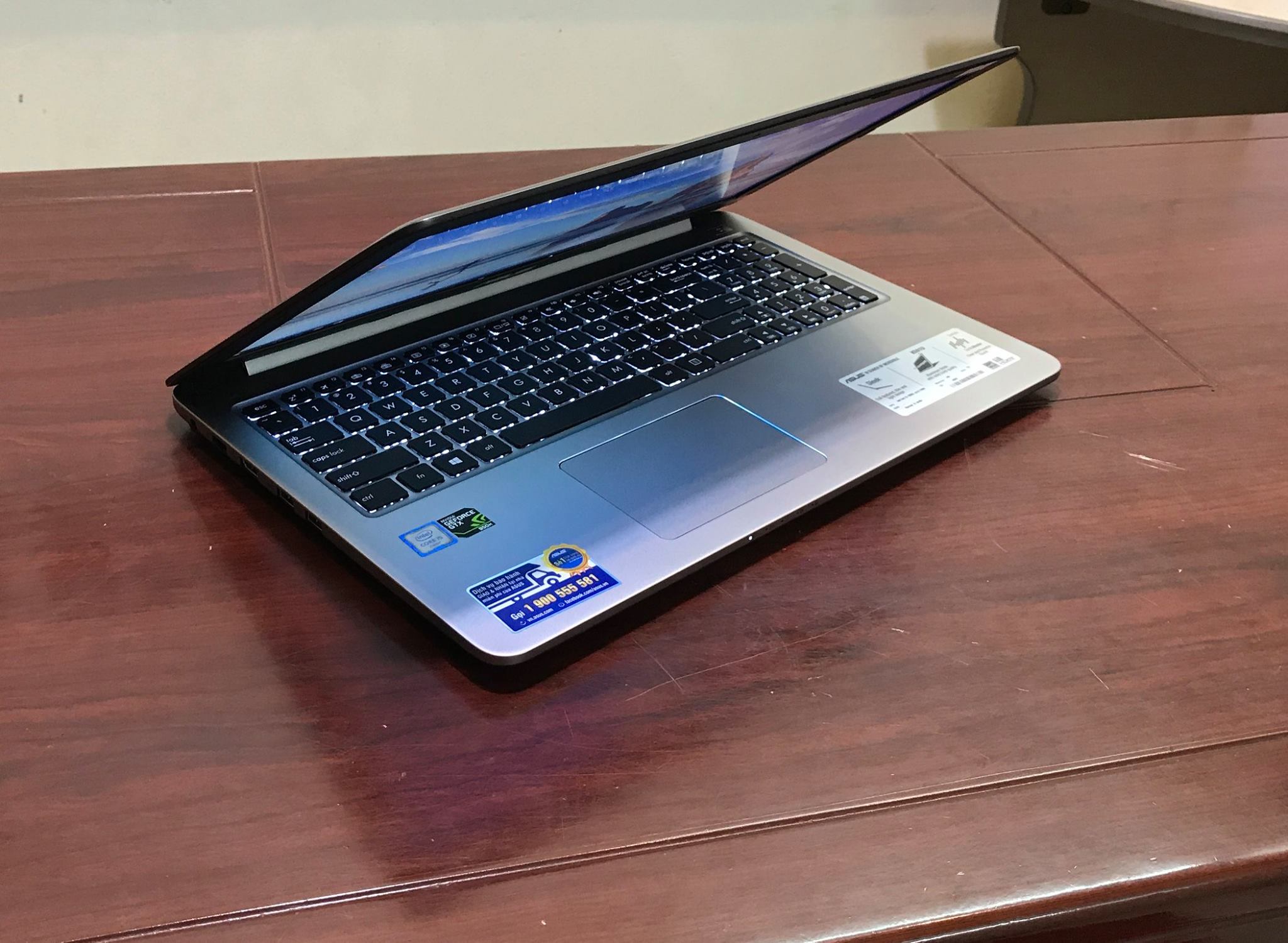 Laptop Asus K501UX-FI131T.jpg